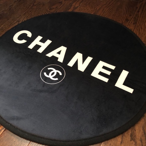 New Black & White Novelty Floor Mats 🤍🖤 - Picture 13 of 14